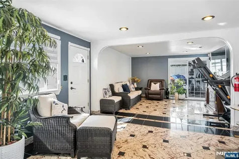 15 Furrey Place Paterson NJ 07522