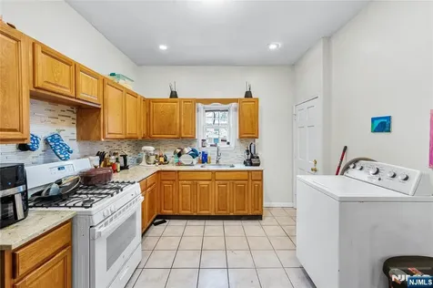 30 N 11th Street Newark NJ 07107
