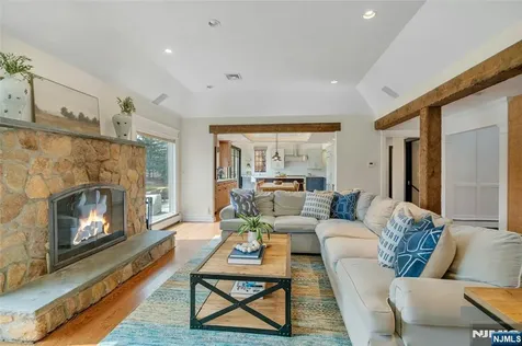 7 Deerhill Drive Ho-ho-kus NJ 07423