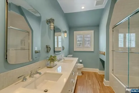 7 Deerhill Drive Ho-ho-kus NJ 07423