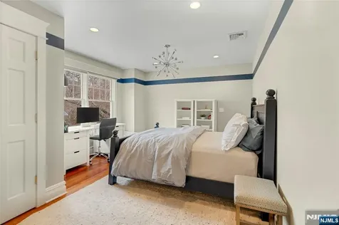 7 Deerhill Drive Ho-ho-kus NJ 07423
