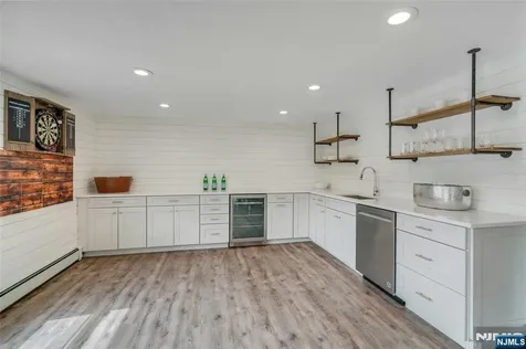 7 Deerhill Drive Ho-ho-kus NJ 07423