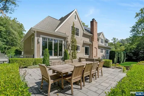 7 Deerhill Drive Ho-ho-kus NJ 07423