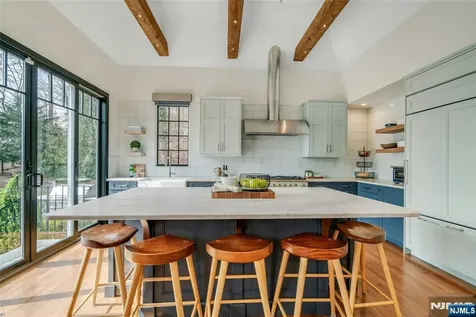 7 Deerhill Drive Ho-ho-kus NJ 07423