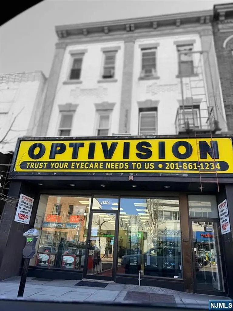 6110 Bergenline Avenue West New York NJ 07093