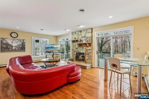 707 Horseshoe Trail Franklin Lakes NJ 07417