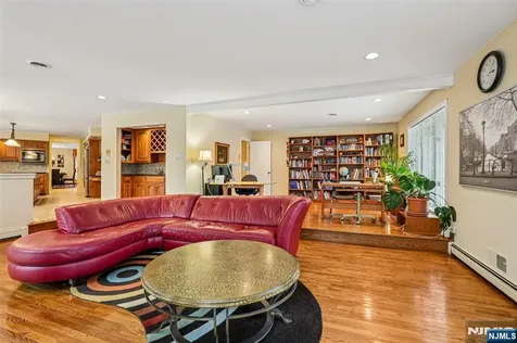 707 Horseshoe Trail Franklin Lakes NJ 07417