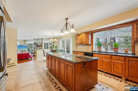 707 Horseshoe Trail Franklin Lakes NJ 07417