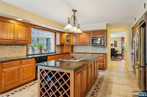 707 Horseshoe Trail Franklin Lakes NJ 07417