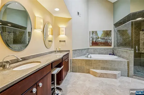 707 Horseshoe Trail Franklin Lakes NJ 07417