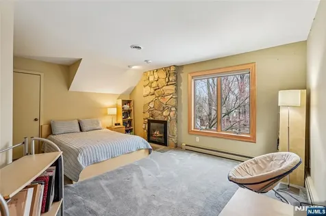 707 Horseshoe Trail Franklin Lakes NJ 07417