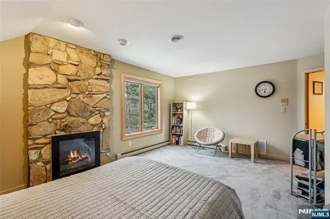 707 Horseshoe Trail Franklin Lakes NJ 07417