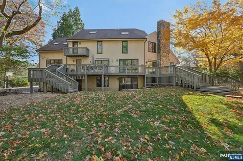 707 Horseshoe Trail Franklin Lakes NJ 07417