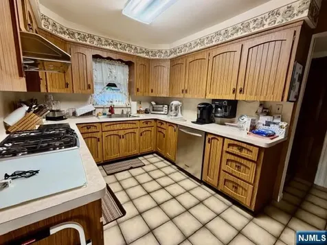 6 Patton Street Lodi NJ 07644