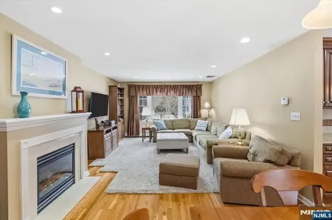 4 Lindeman Avenue Closter NJ 07624