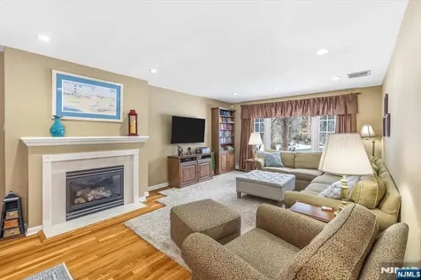 4 Lindeman Avenue Closter NJ 07624