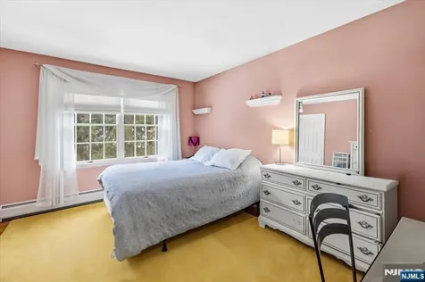 4 Lindeman Avenue Closter NJ 07624