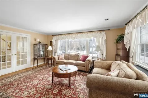 4 Lindeman Avenue Closter NJ 07624