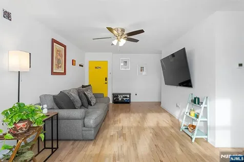 25 River Road Nutley NJ 07110