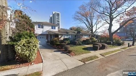 209 Tremont Avenue Fort Lee NJ 07024