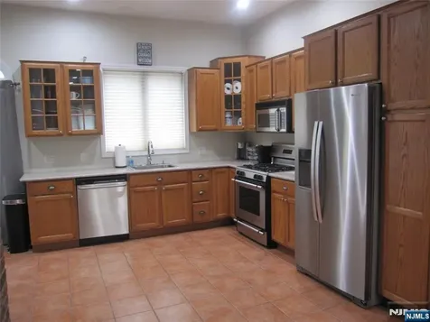 209 Tremont Avenue Fort Lee NJ 07024