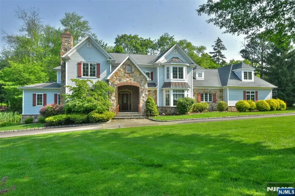 25 Stony Brook Drive North Caldwell NJ 07006