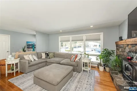 38 Fremont Terrace West Milford NJ 07438