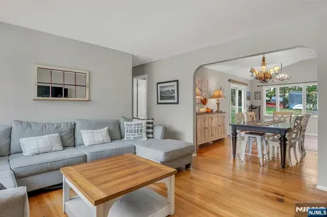 22 Bannehr Street Oakland NJ 07436