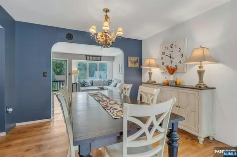 22 Bannehr Street Oakland NJ 07436