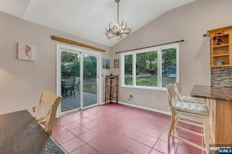 22 Bannehr Street Oakland NJ 07436