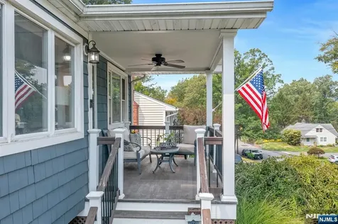 22 Bannehr Street Oakland NJ 07436