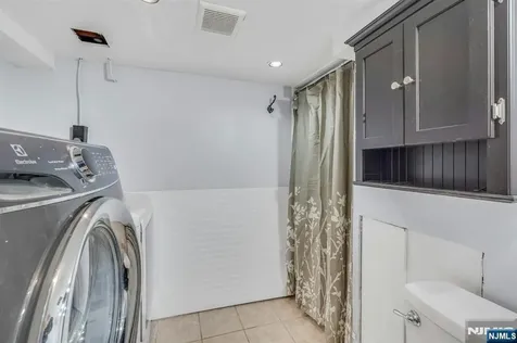 22 Bannehr Street Oakland NJ 07436