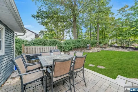 22 Bannehr Street Oakland NJ 07436