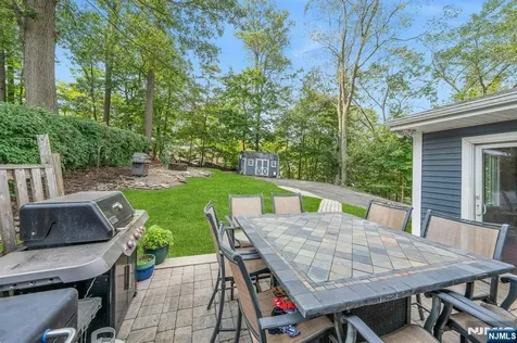 22 Bannehr Street Oakland NJ 07436
