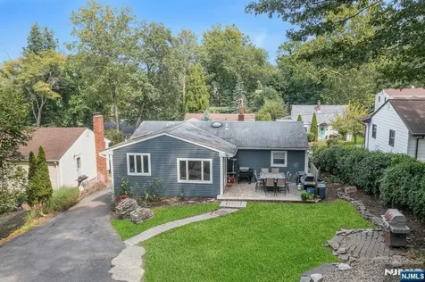 22 Bannehr Street Oakland NJ 07436