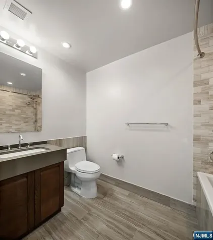 1000 Avenue At Port Imperial Weehawken NJ 07086