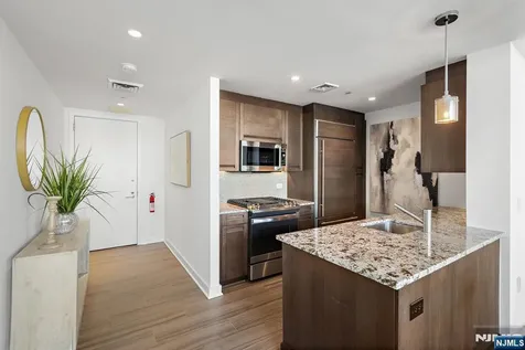 1000 Avenue At Port Imperial Weehawken NJ 07086