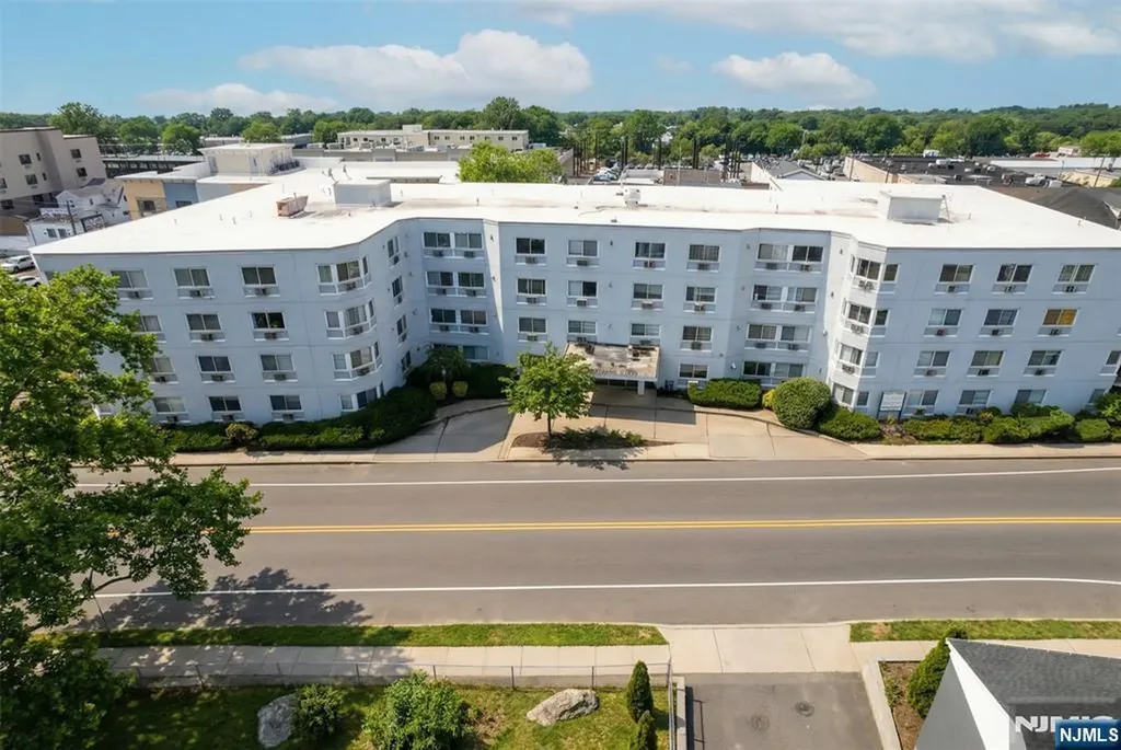 333 Grand Avenue Palisades Park NJ 07650