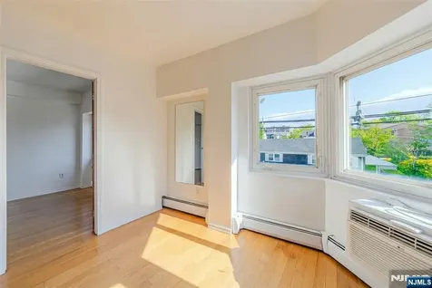 333 Grand Avenue Palisades Park NJ 07650