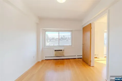 333 Grand Avenue Palisades Park NJ 07650