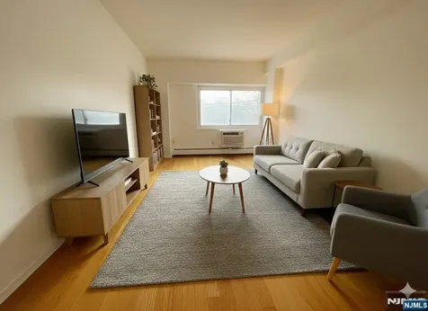 333 Grand Avenue Palisades Park NJ 07650