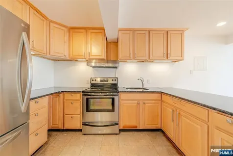 333 Grand Avenue Palisades Park NJ 07650