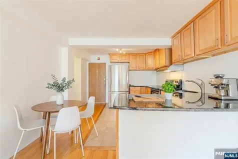 333 Grand Avenue Palisades Park NJ 07650