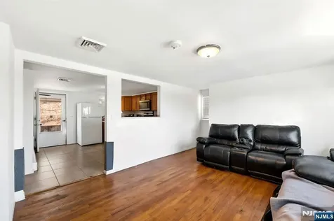 86 Katz Avenue Paterson NJ 07502