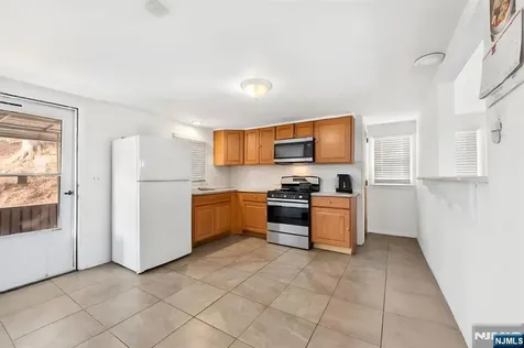 86 Katz Avenue Paterson NJ 07502