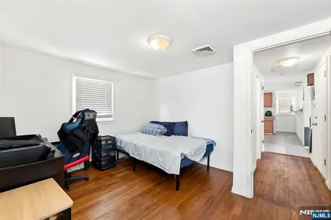 86 Katz Avenue Paterson NJ 07502