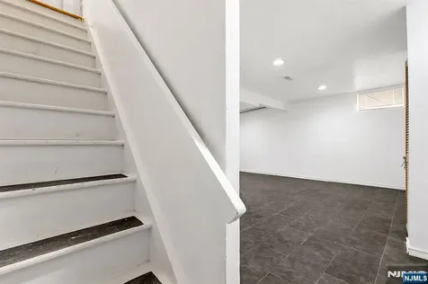 86 Katz Avenue Paterson NJ 07502