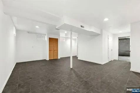 86 Katz Avenue Paterson NJ 07502