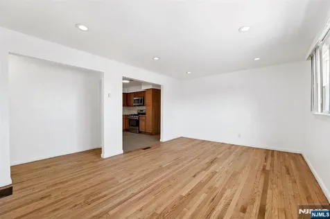 86 Katz Avenue Paterson NJ 07502