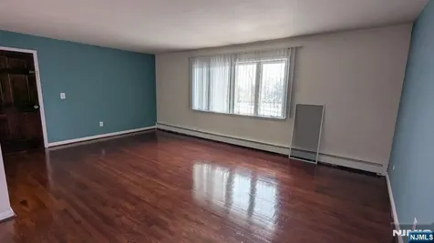 95 Stefanic Avenue Elmwood Park NJ 07407